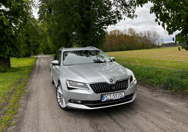 Skoda Superb cena 75000 przebieg: 80000, rok produkcji 2017 z Krośniewice małe 232